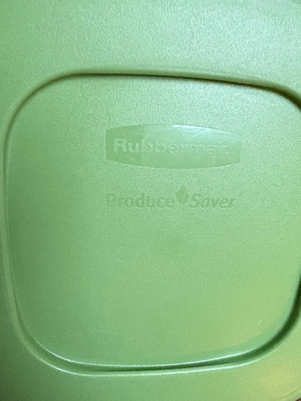 Pre-Owned Rubbermaid Produce Saver Food Storage Containers Set of 3